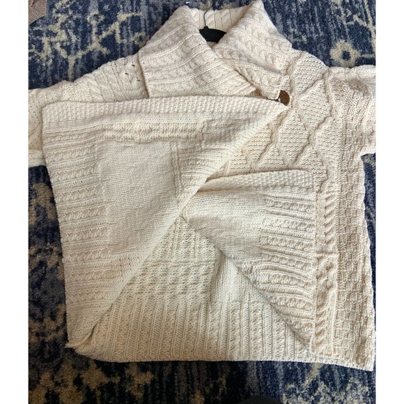 Carraig Donn Irish Wool Sweater Size Medium - Picture 5 of 7